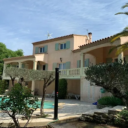 Avec Piscine Et Jardin * *