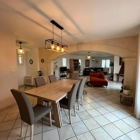 Avec Piscine Et Jardin * * * Sommières