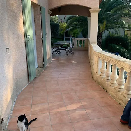 Avec Piscine Et Jardin * * Villa