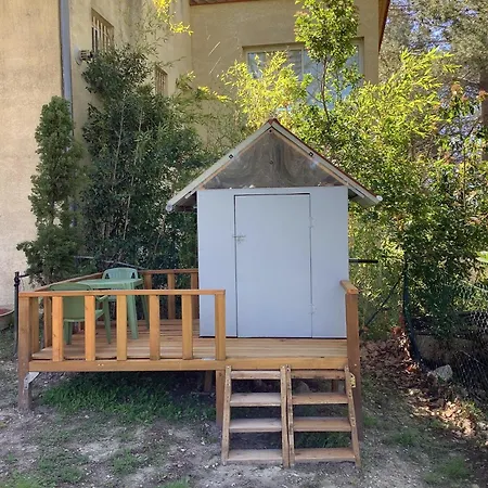 Avec Piscine Et Jardin * * Villa