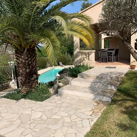 Avec Piscine Et Jardin * * * Sommières